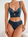 Contrast Lace Underwire Lingerie Set