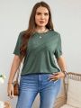 SHEIN LUNE Plus Size Round Neck T-Shirt With Button Details