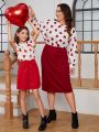 SHEIN LUNE Women'S Plus Size Heart Printed Drop Shoulder T-Shirt And Skirt Set