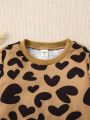 SHEIN Kids EVRYDAY Girls (small) Love Printed Round Neck Sweatshirt