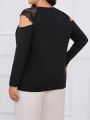 SHEIN LUNE Plus Contrast Lace Cut Out Shoulder Raglan Sleeve Tee