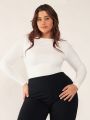 SHEIN BASICS Plus Size Women'S Slim Fit Long Sleeve T-Shirt