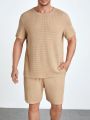 SHEIN Extended Sizes Men Plus Solid Tee & Shorts