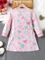 SHEIN Kids QTFun Little Girls' Cartoon Heart & Letter Pattern Printed Round Neck Long Sleeve Dress And Bag, Autumn