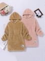 SHEIN Kids SUNSHNE Tween Girl 2pcs Letter Patched Detail Hooded Teddy Dress