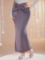 SHEIN Modely Wrinkled Straight & Twisted Knot Design Skirt