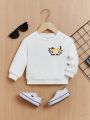 Baby Boy Letter Graphic Sweatshirt