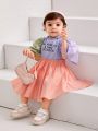 SHEIN Infant Girls' Color Block Casual Bubble Sleeve Dress With Letter Graphic And Frilled Hemline