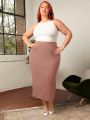 SHEIN CURVE+ Plus Size Solid Color Slim Fit Skirt