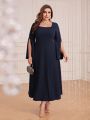 SHEIN Modely Plus Size Square Neckline Slit Pearl Detail Bell Sleeve Dress Without Belt